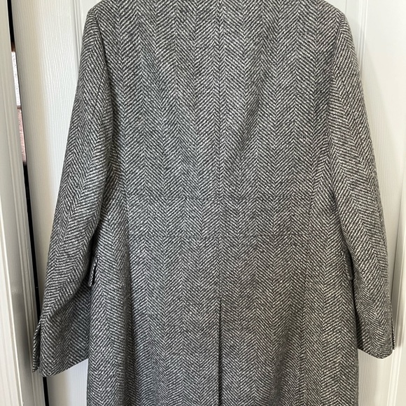 Brand new with tags Paul Stuart Mens Coat - Picture 6 of 10